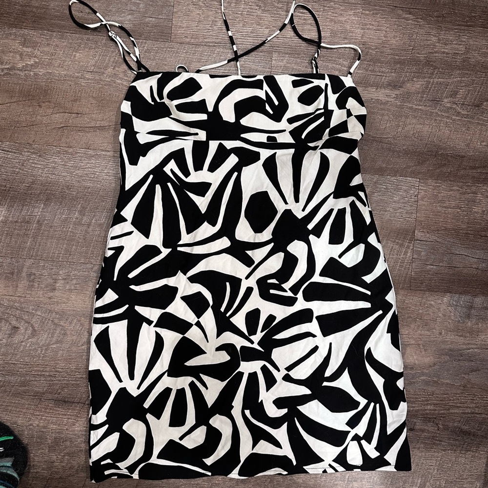Zara Black and White Abstract Mini Dress Sz L NWT